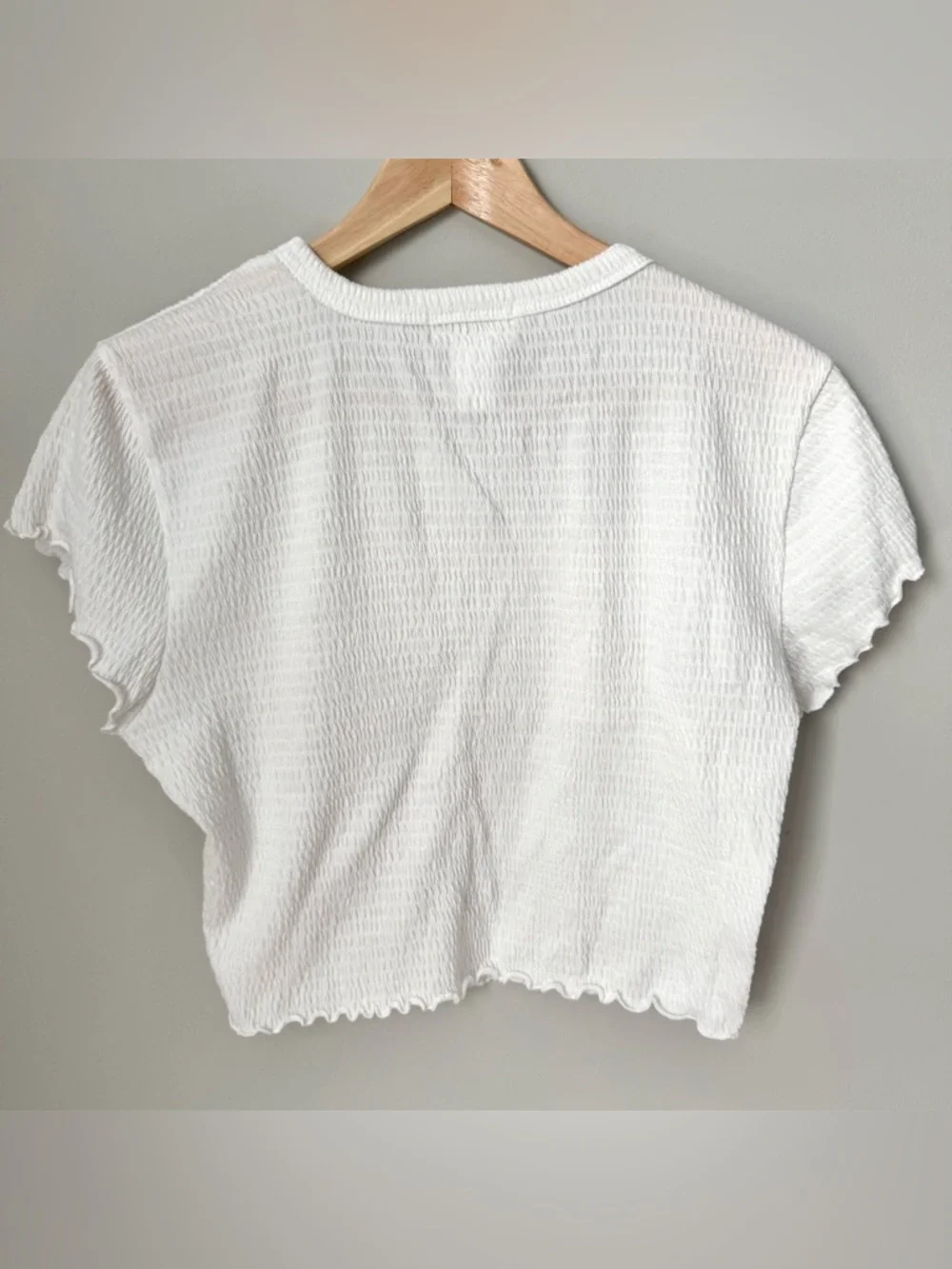 Altar’d State Lettuce Hem White Textured Croped Tee Large - Picture 3 of 3
